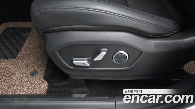 Hyundai Santafe Santa Fe (MX5) Бензин 2.5T 2WD — Фото автомобиля 28