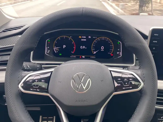 Volkswagen Tiguan L — Фото автомобиля 12