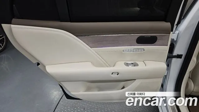 Genesis G90 — Фото автомобиля 22