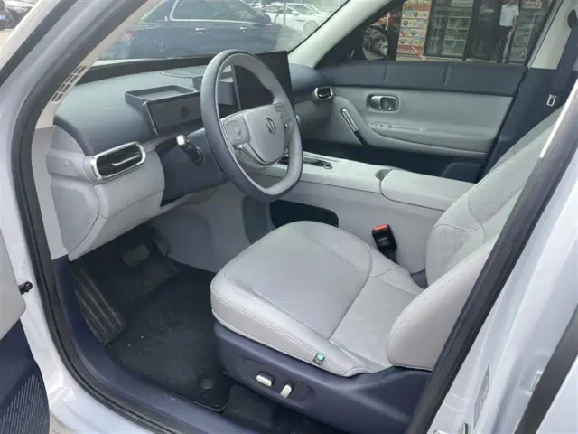 Leapmotor A10 — Фото автомобиля 4