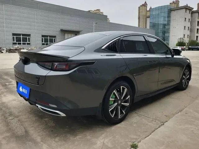 Changan Eado — Фото автомобиля 3