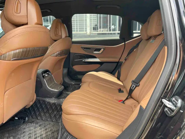 Mercedes-Benz E-Class — Фото автомобиля 13