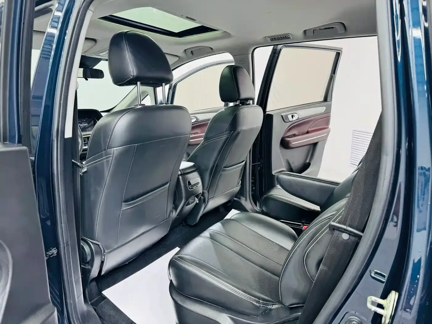 GAC Trumpchi Trumpchi M6 2021 270T DCT Luxury Edition (7-Seater) — Фото автомобиля 11