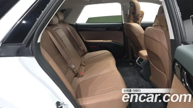 Hyundai Grandeur Grandeur (GN7) 2.5 Бензин 2WD — Фото автомобиля 12