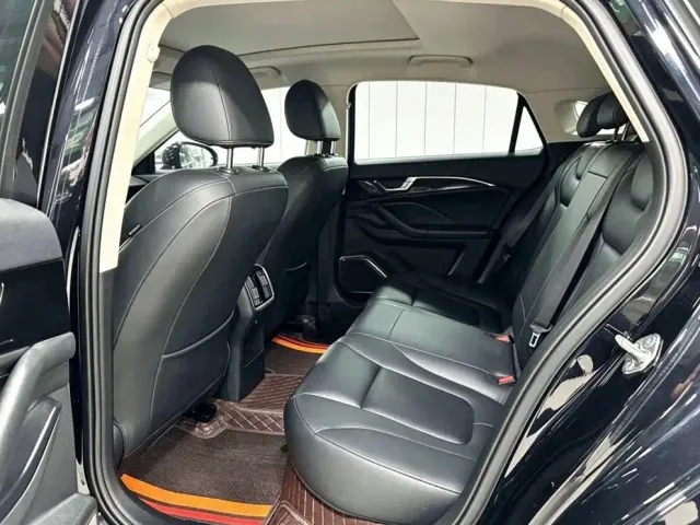 Bestune B70 — Фото автомобиля 6