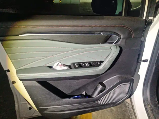 Geely Haoyue L 2024 Model 2.0T DCT Premium — Фото автомобиля 6