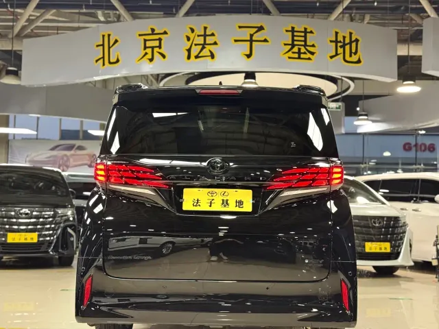 Toyota Alphard — Фото автомобиля 26