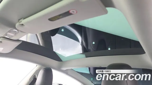 Tesla Model 3 — Фото автомобиля 16