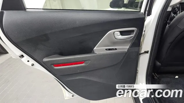 Kia Niro Niro Plus Air — Фото автомобиля 24