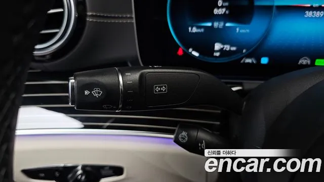 Mercedes-Benz E-Class — Фото автомобиля 25