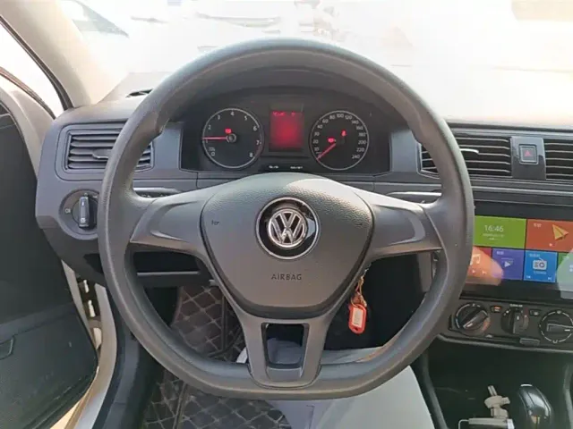 Volkswagen Santana — Фото автомобиля 10