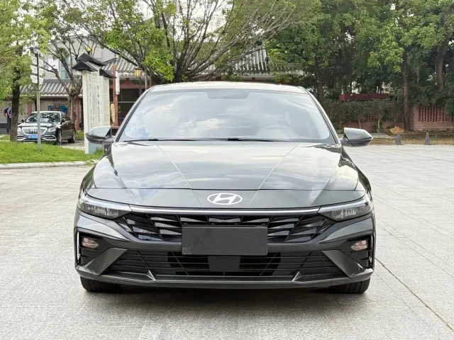 Hyundai Elantra — Фото автомобиля 2