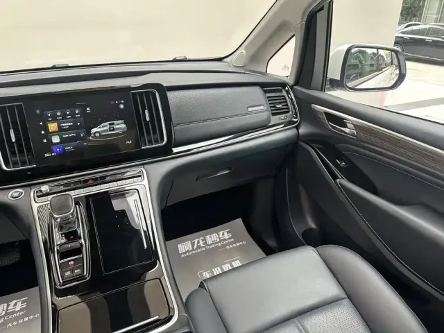 GAC Trumpchi M8 — Фото автомобиля 14
