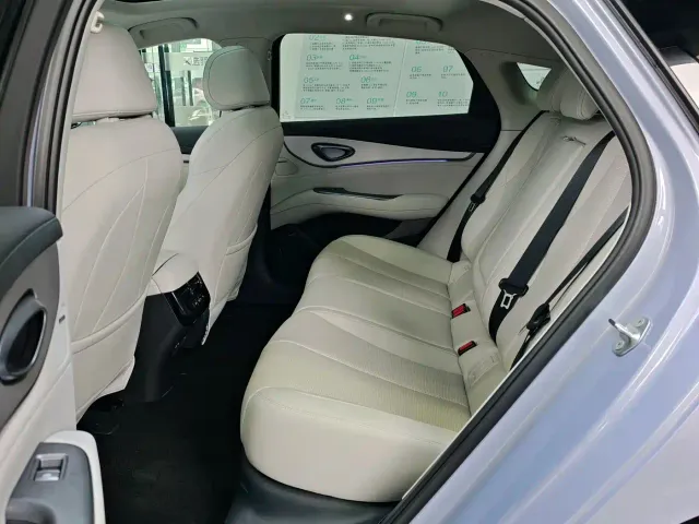 BYD Seal 07 EV — Фото автомобиля 5