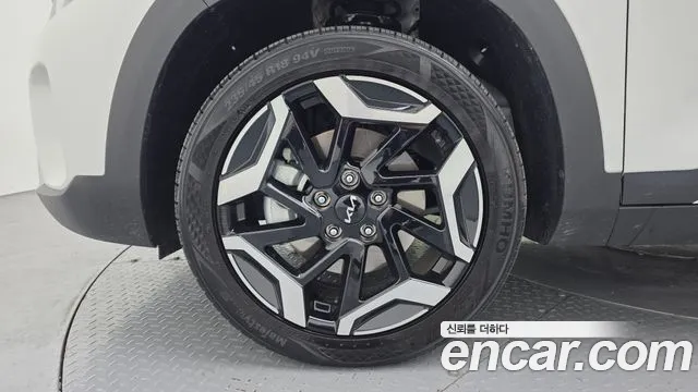 Kia Seltos — Фото автомобиля 5