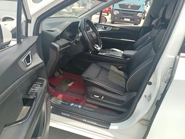 Wuling Jiachen — Фото автомобиля 10