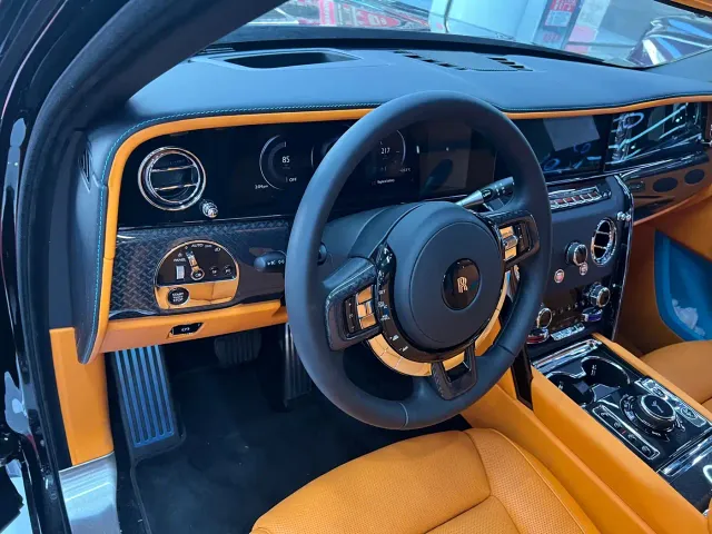 Rolls-Royce Cullinan — Фото автомобиля 15