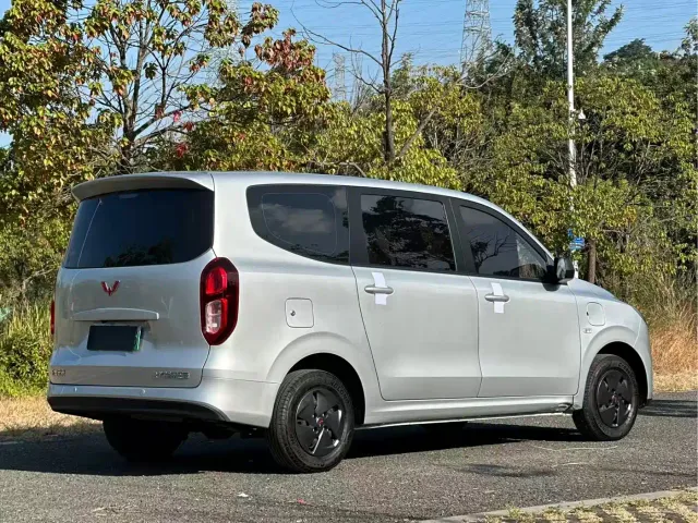 Wuling Hongguang — Фото автомобиля 4