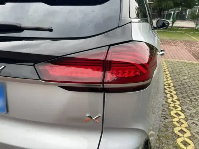 Geely Boyue — Фото автомобиля 23
