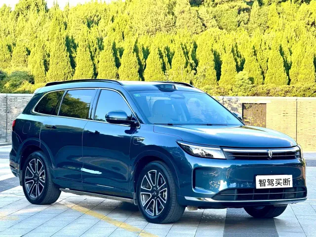 Aito M7 — Фото автомобиля 3