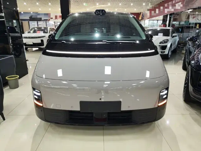 Li Auto MEGA — Фото автомобиля 2