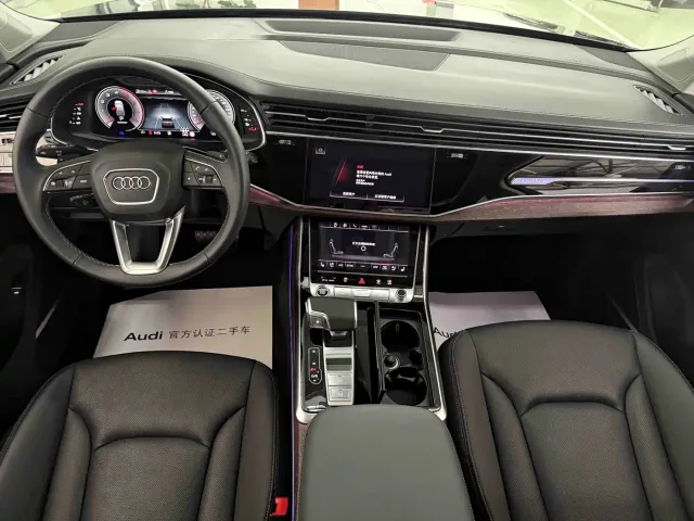 Audi Q7 — Фото автомобиля 8
