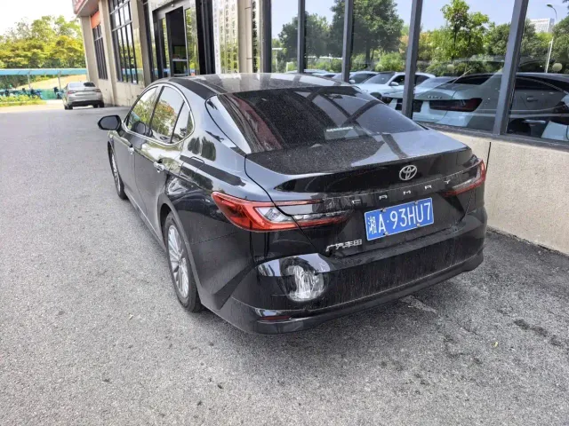 Toyota Camry — Фото автомобиля 3