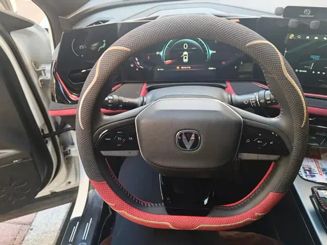 Changan X5 Plus — Фото автомобиля 15