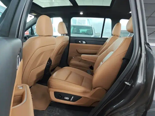 Li Auto ONE — Фото автомобиля 16