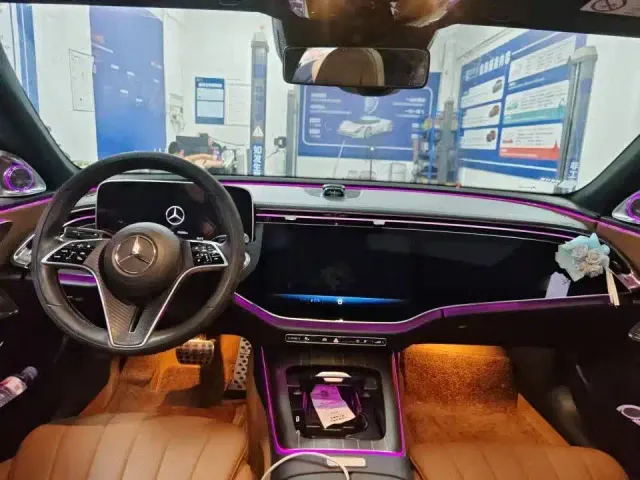Mercedes-Benz E-Class — Фото автомобиля 4