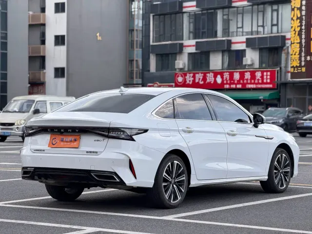 Chery Arrizo 8 — Фото автомобиля 6