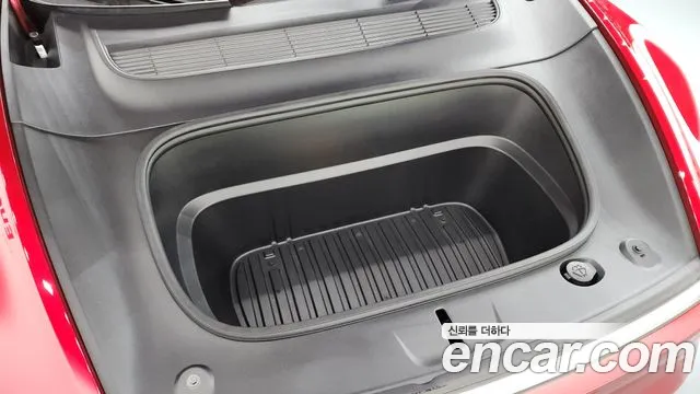 Tesla Model Y — Фото автомобиля 9