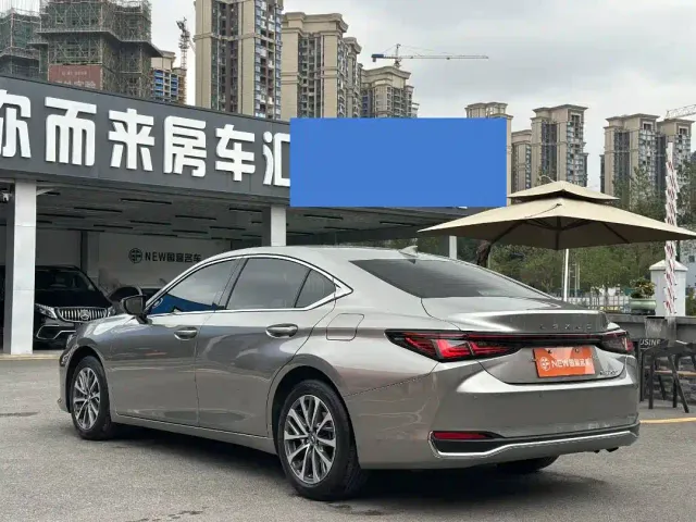 Lexus ES — Фото автомобиля 15
