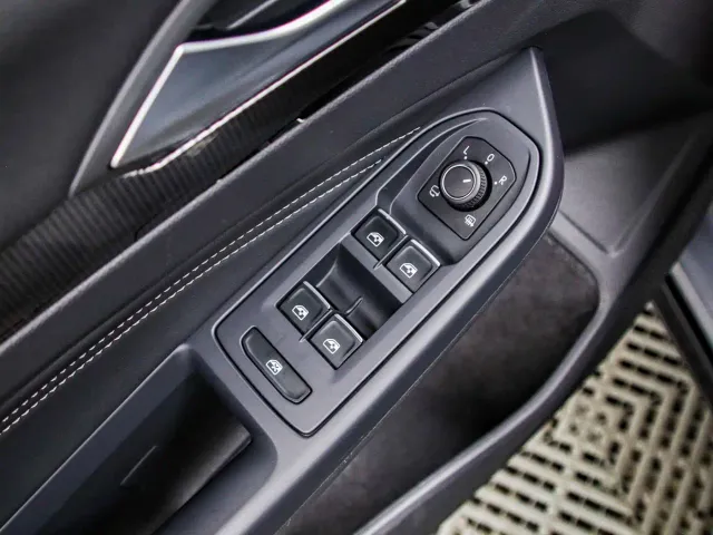 Volkswagen Golf — Фото автомобиля 6