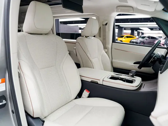 Lexus Lexus LM 2025 Model 500h Six-Seater Prestige Edition — Фото автомобиля 17