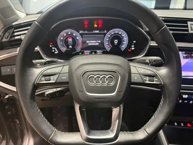 Audi Q3 — Фото автомобиля 12