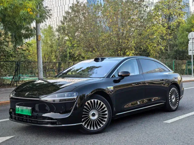 Фотография автомобиля — Stelato S9