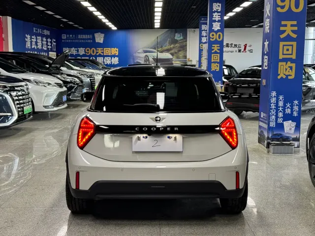 MINI Hatch — Фото автомобиля 14