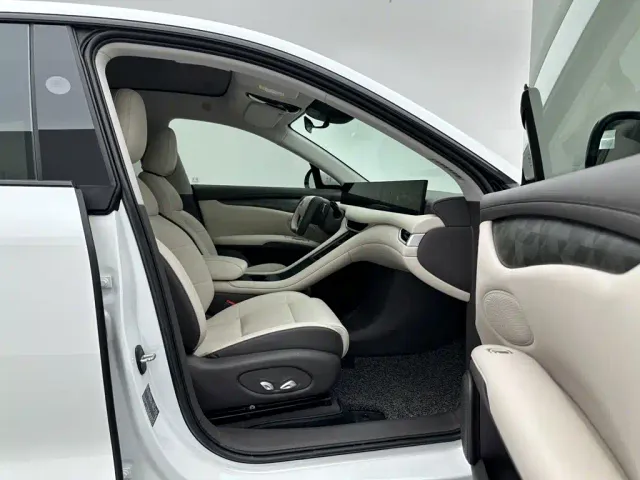 IM Motors LS6 — Фото автомобиля 23