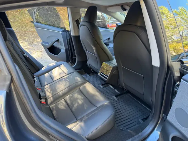 Tesla Model 3 — Фото автомобиля 13