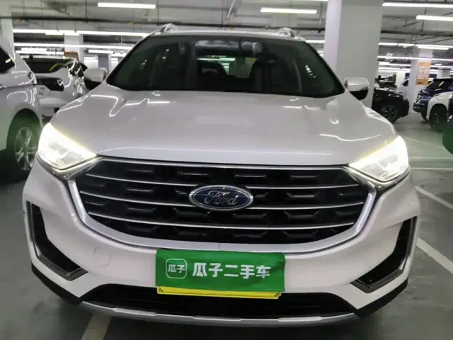 Ford Edge — Фото автомобиля 2