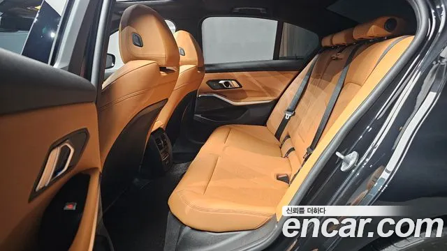 BMW 3-Series 3 серия (G20) 320i M Sport — Фото автомобиля 25