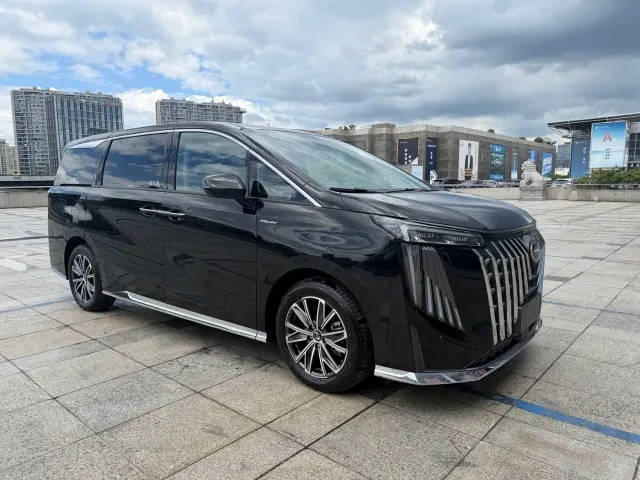GAC Trumpchi M8 — Фото автомобиля 3