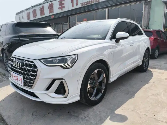 Фотография автомобиля — Audi Q3