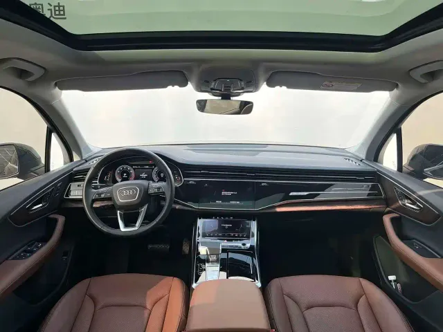 Audi Q7 — Фото автомобиля 8
