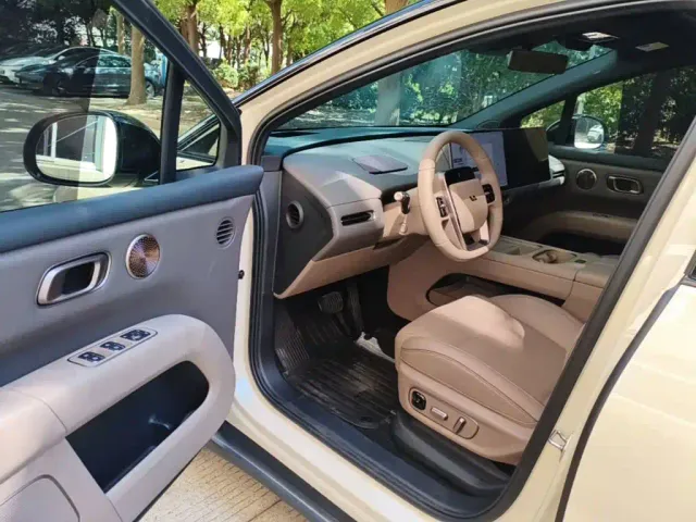 Li Auto i6 — Фото автомобиля 15