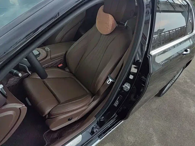 Mercedes-Benz E-Class — Фото автомобиля 14