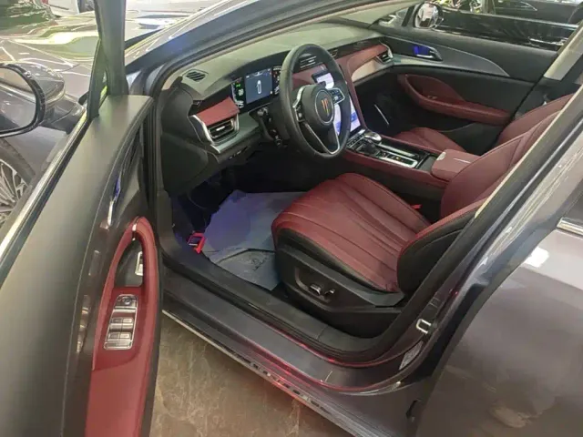 Hongqi H5 — Фото автомобиля 15