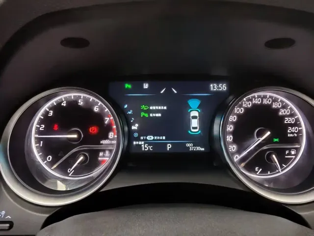 Toyota Camry — Фото автомобиля 16
