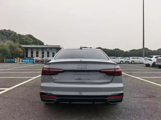 Audi A4L — Фото автомобиля 9